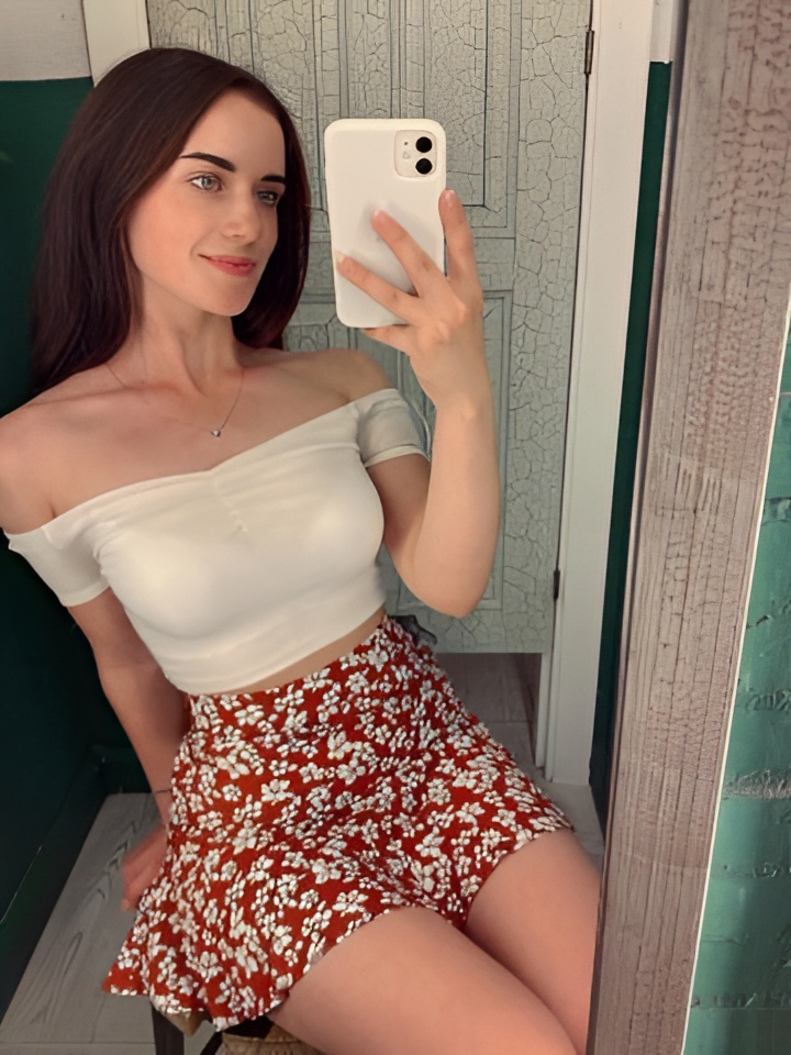 Ида привлекальеная девушка из Рощино цена от 4000 руб