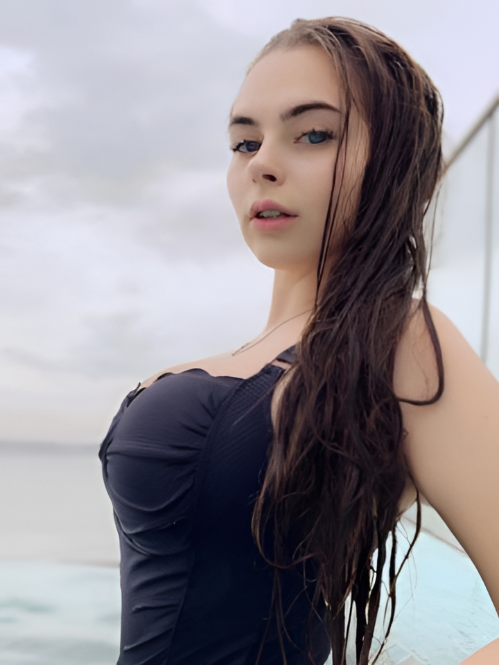 Камилла привлекательная девушка из Рощино цена от 2500 руб