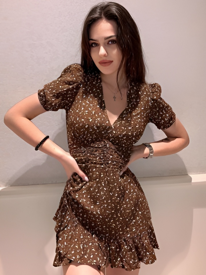 Юлия привлекальеная девушка из Рощино цена от 4000 руб