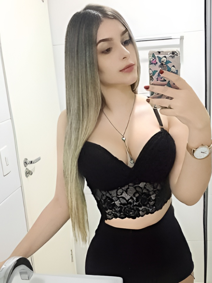 Зина привлекальеная девушка из Рощино цена от 2000 руб