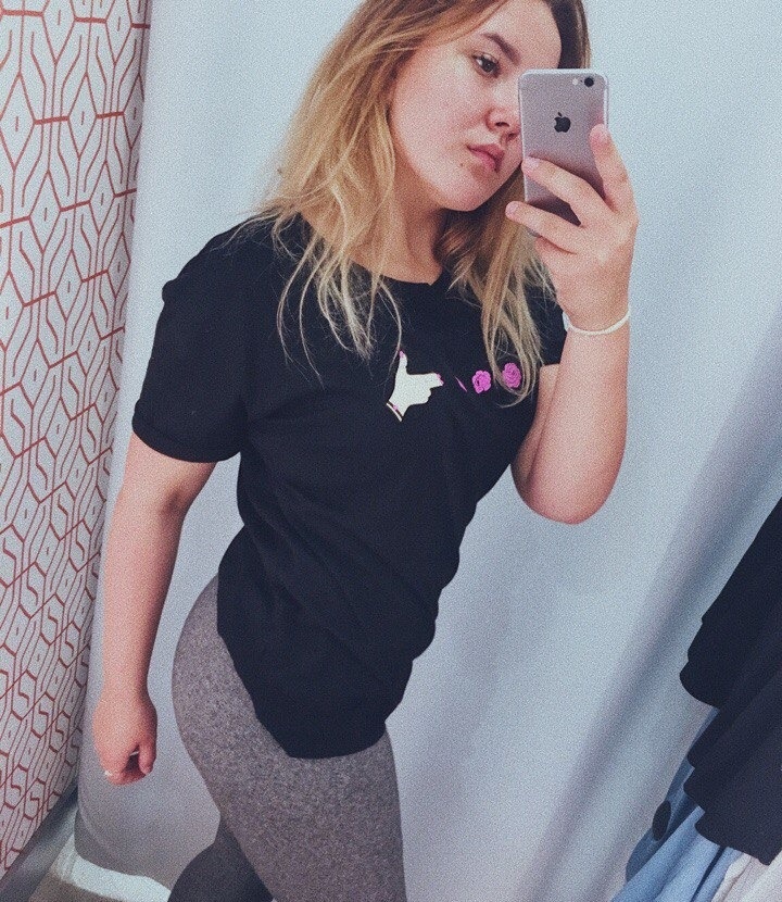 Алина привлекальеная девушка из Рощино цена от 3000 руб