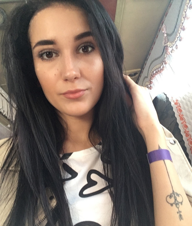 Эмилия привлекальеная девушка из Рощино цена от 3000 руб