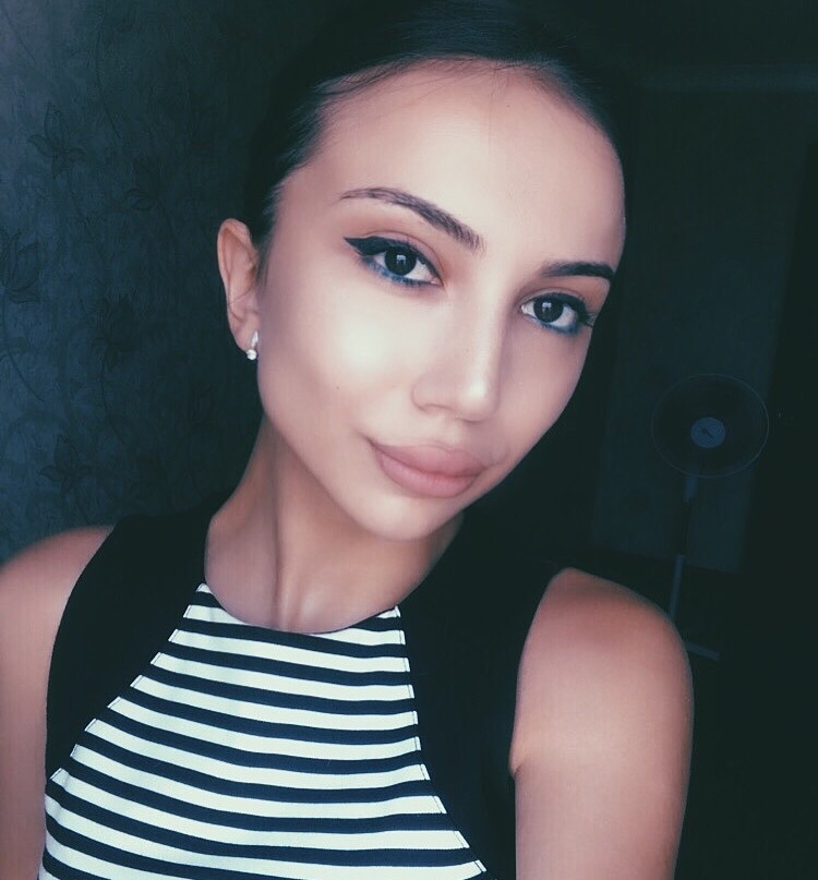 Светлана привлекальеная девушка из Рощино цена от 3500 руб