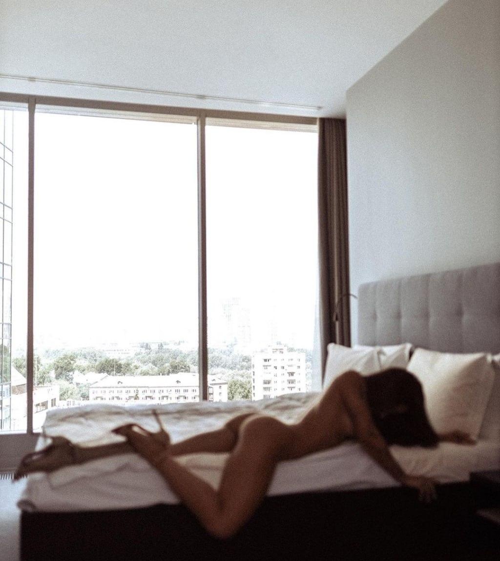 Юлечка привлекальеная девушка из Рощино цена от 5000 руб