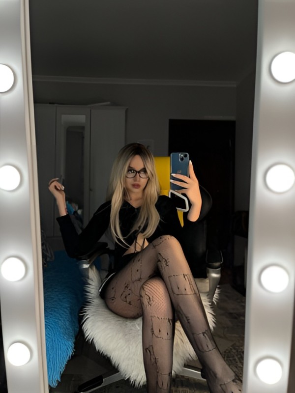 Фариза привлекательная девушка из Рощино цена от 2500 руб