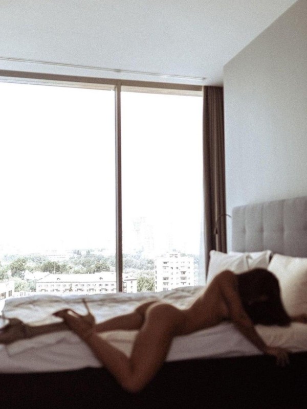 Юлечка привлекательная девушка из Рощино цена от 5000 руб